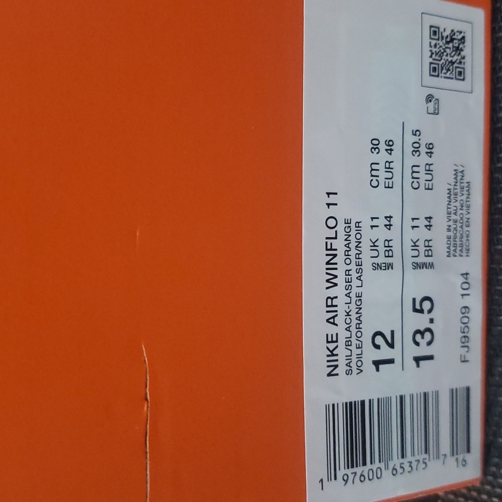 Nike Air Winflo 11, size 12, colors sail black and laser orange with black swoos - Picture 7 of 8
